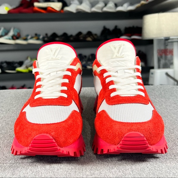 🚨LOUIS VUITTON RUNNER SNEAKER🚨 - Picture 2 of 13